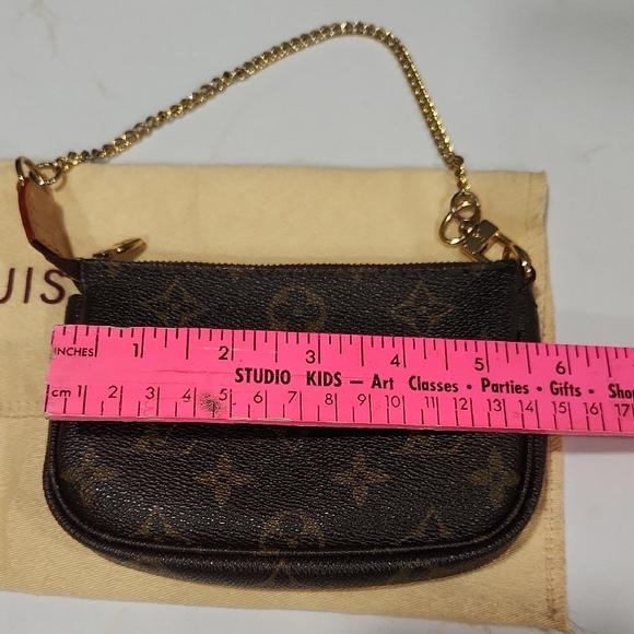 Louis Vuitton Brown and Gold Monogram Clutch - Picture 2 of 10